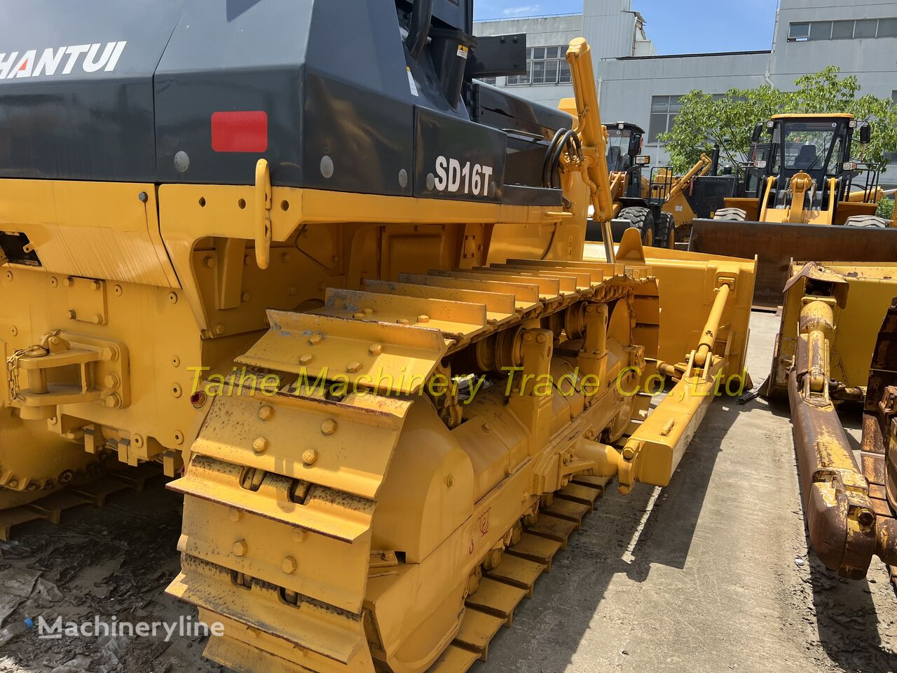 Shantui SD16 bulldozer