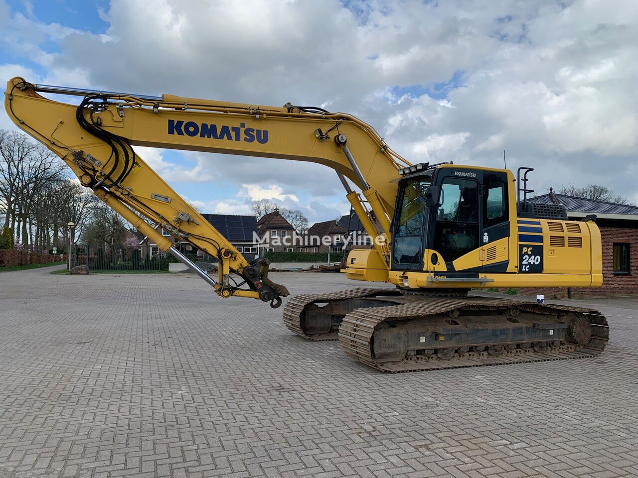 Komatsu PC240NLC-11 excavadora de cadenas