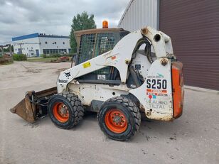 Bobcat S250H minicargadora